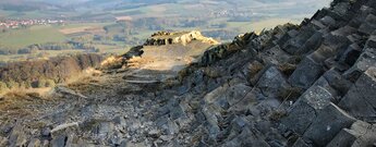 Ausblick von der Abtsrodaer Kuppe über die Basaltfelsen