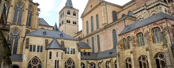 Kreuzganggarten im Trierer Dom St. Peter