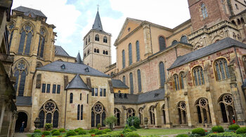 Kreuzganggarten im Trierer Dom St. Peter