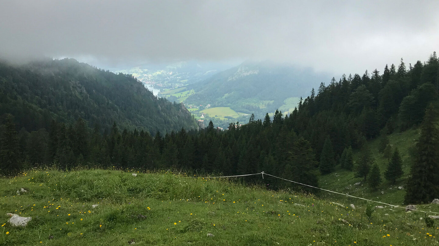 Blick nach Neuhaus und den Schliersee von der Wanderung auf die Brecherspitz der Blick nach Neuhaus und den Schliersee