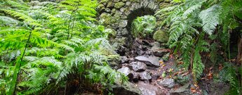 gemauertes Aquädukt am Wanderweg PR LP 5.1