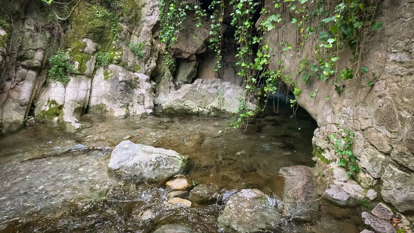 Cueva del Agua de Cuadros bei Bedmar in der Sierra Mágina