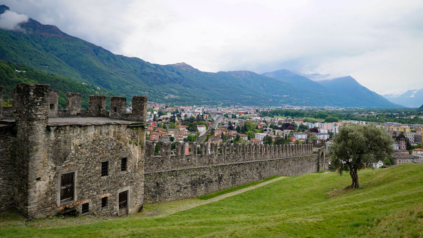 Blick vom Castel Grande auf Bellinzona