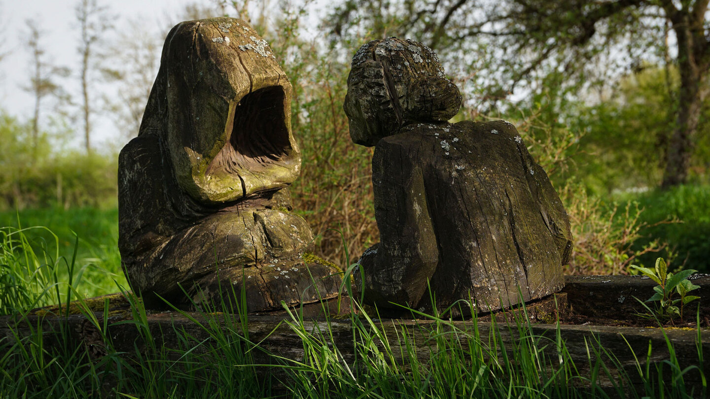Skulpturen im Schlossgarten Kleinbardorf Skulpturen im Schlossgarten Kleinbardorf