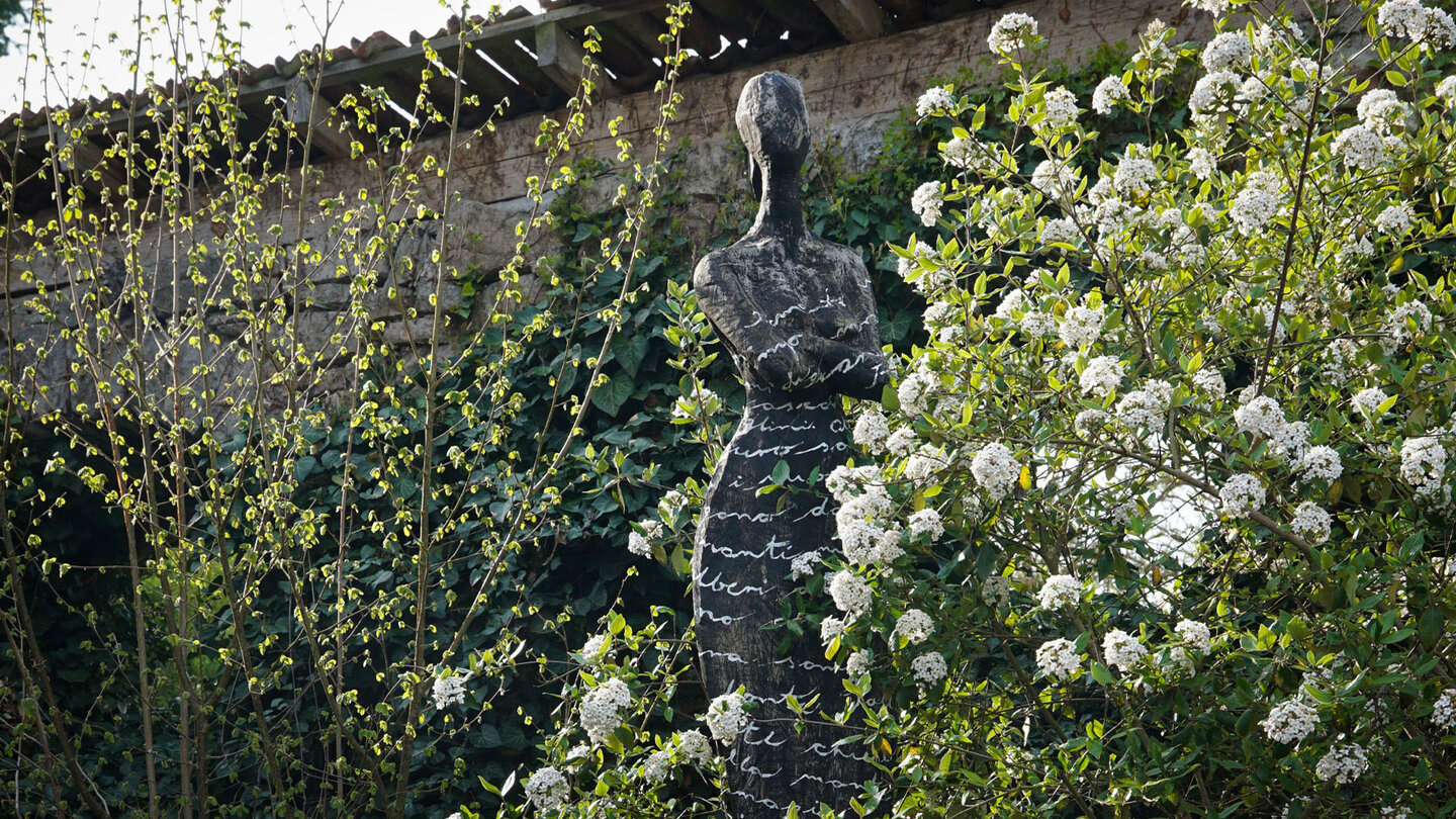 Skulptur im Schlossgarten Skulptur im Schlossgarten