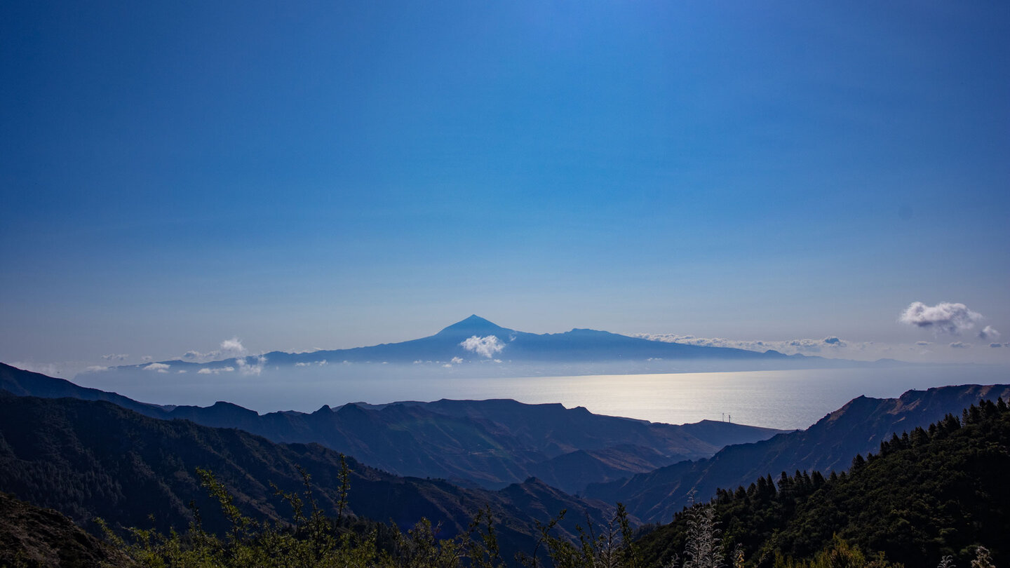 Blick auf die Nachbarinsel Teneriffa in den Morgenstunden