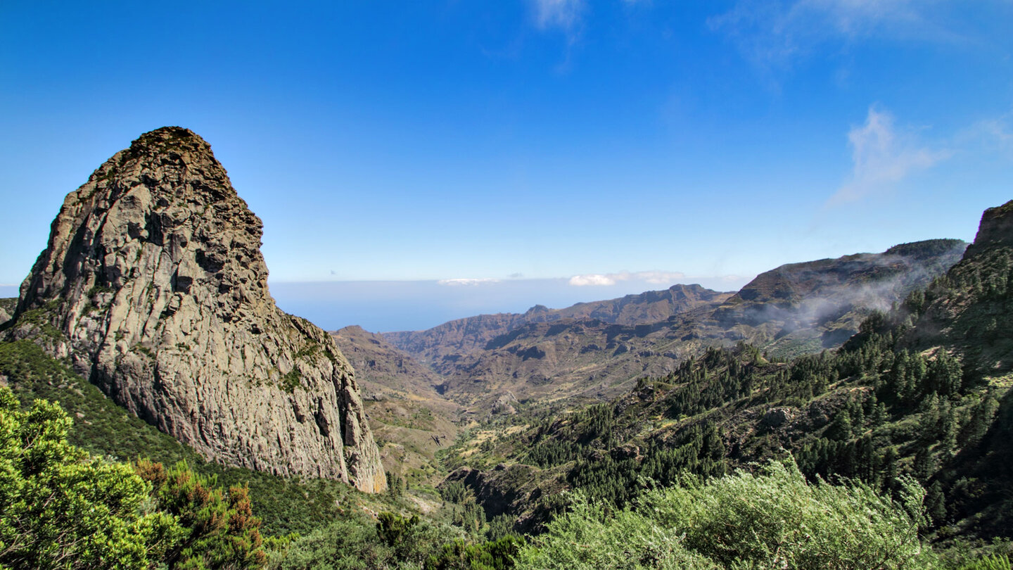 der imposante Roque de Agando thront über dem Naturschutzgebiet Benchijigua