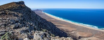 der Pico de Mocán über der Playa de Cofete