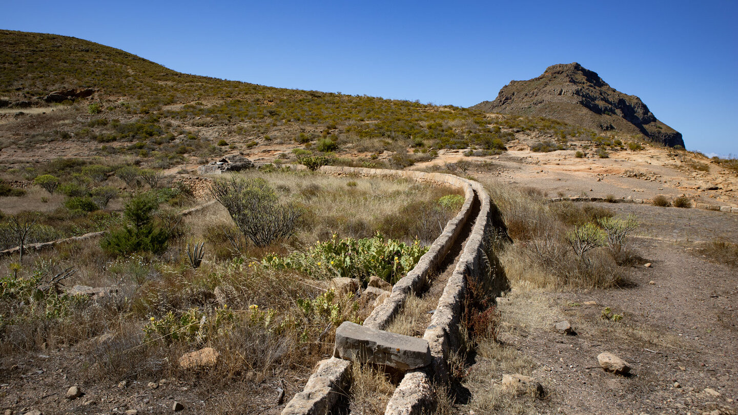 Wasserkanal bei der Casa Suárez