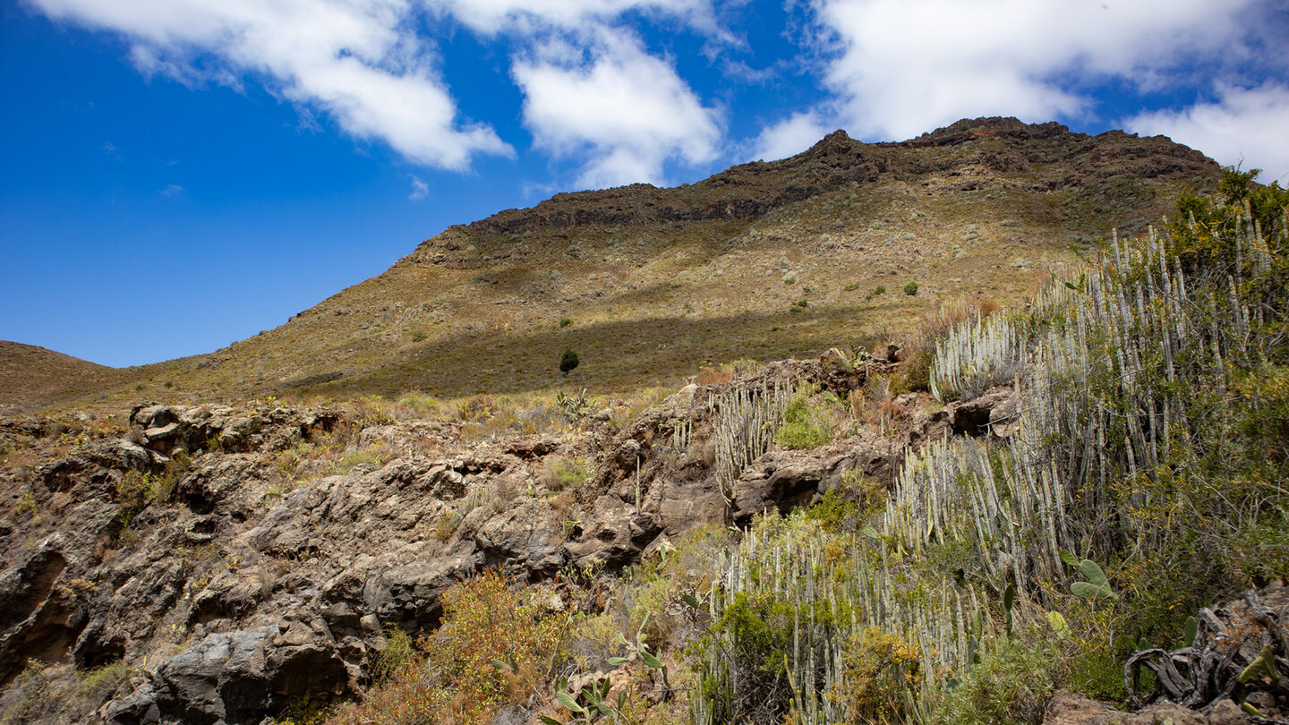 der Roque del Conde beim Abstieg ins Barranco del Rey