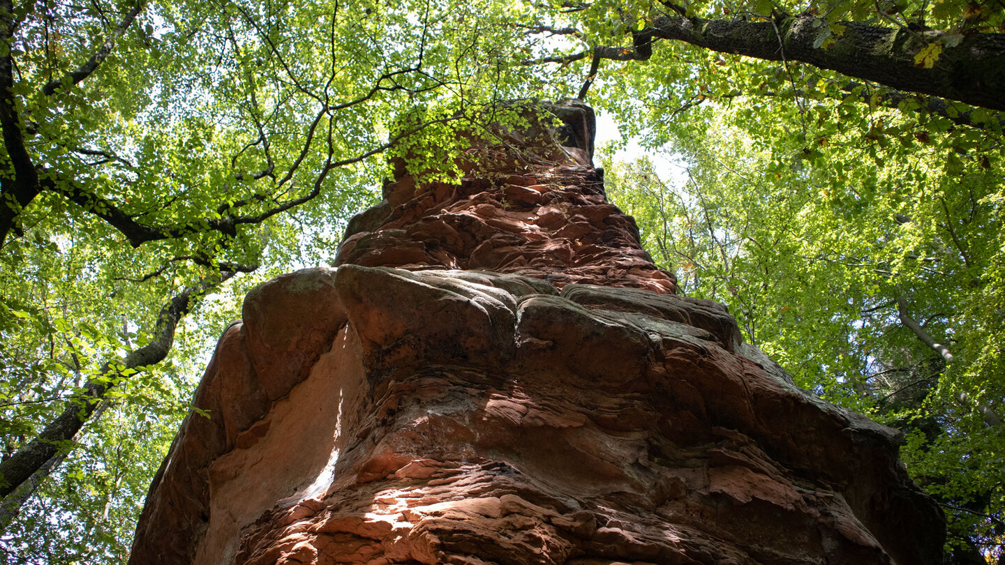 der steil aufragende Ostfels am Rumberg-Steig