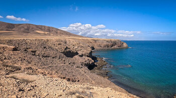 Vulkanlandschaft an der Küste des Ajaches-Gebirges auf Lanzarote