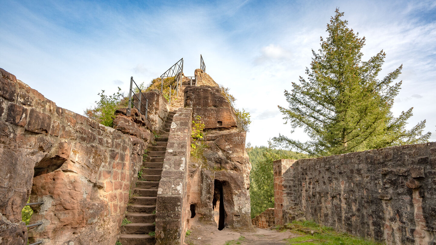 die Burg Blumenstein ist ein Highlight der Wanderung die Burg Blumenstein ist ein Highlight der Wanderung