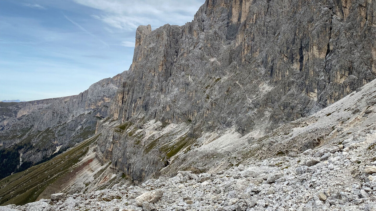 Blick entlang am Santnerpass-Klettersteig
