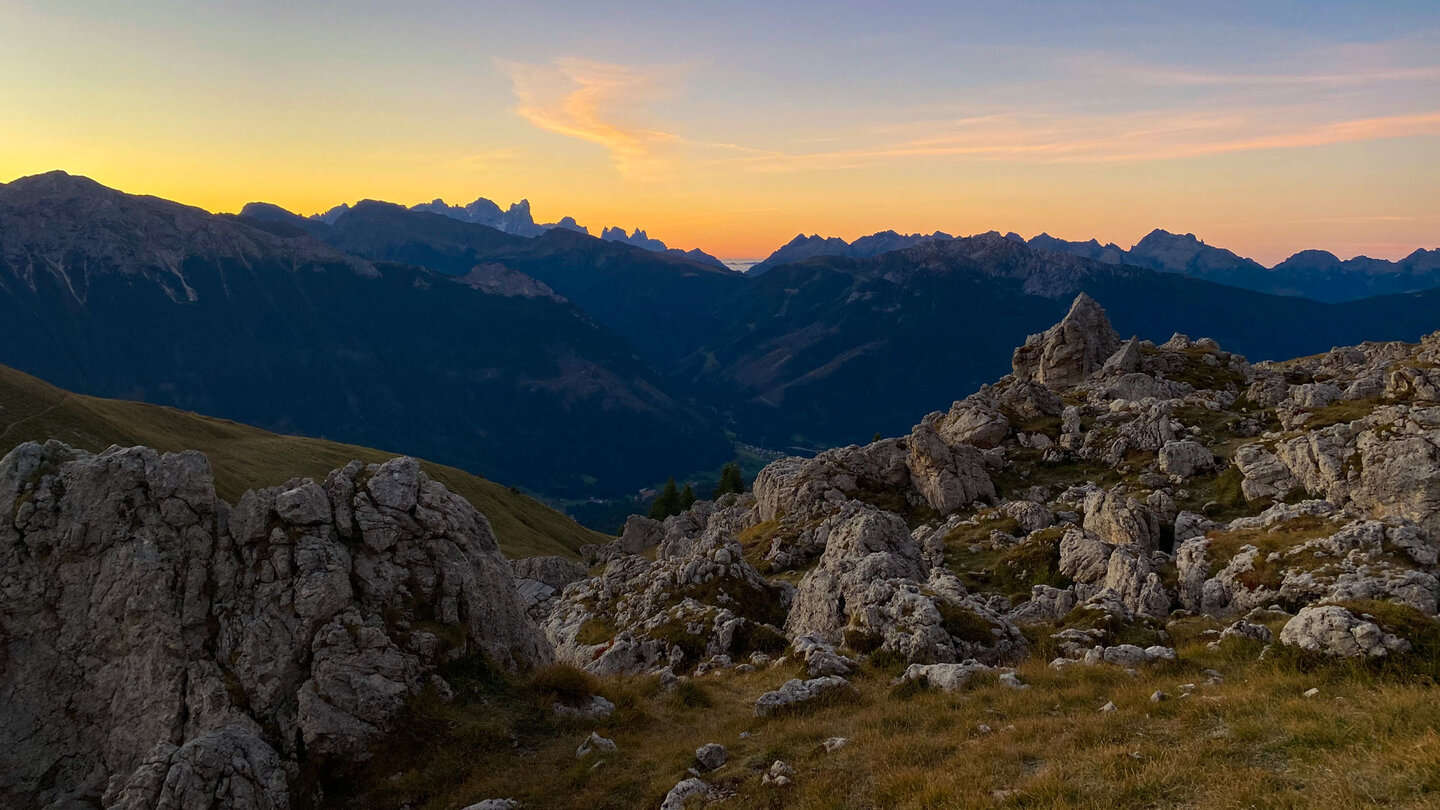 Abenddämmerung im Rosengarten