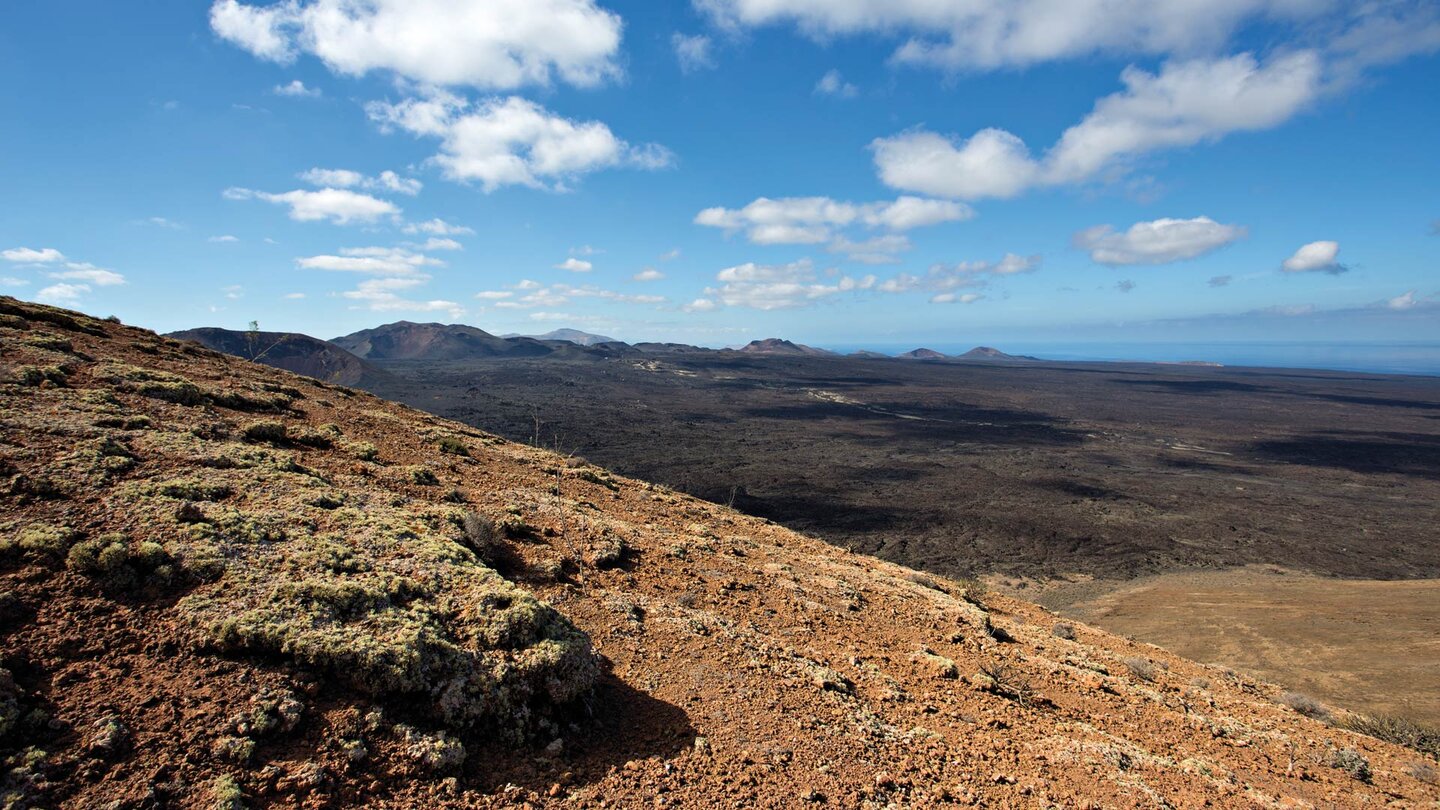 Blick zum Nationalpark Timanfaya von der Caldera Blanca