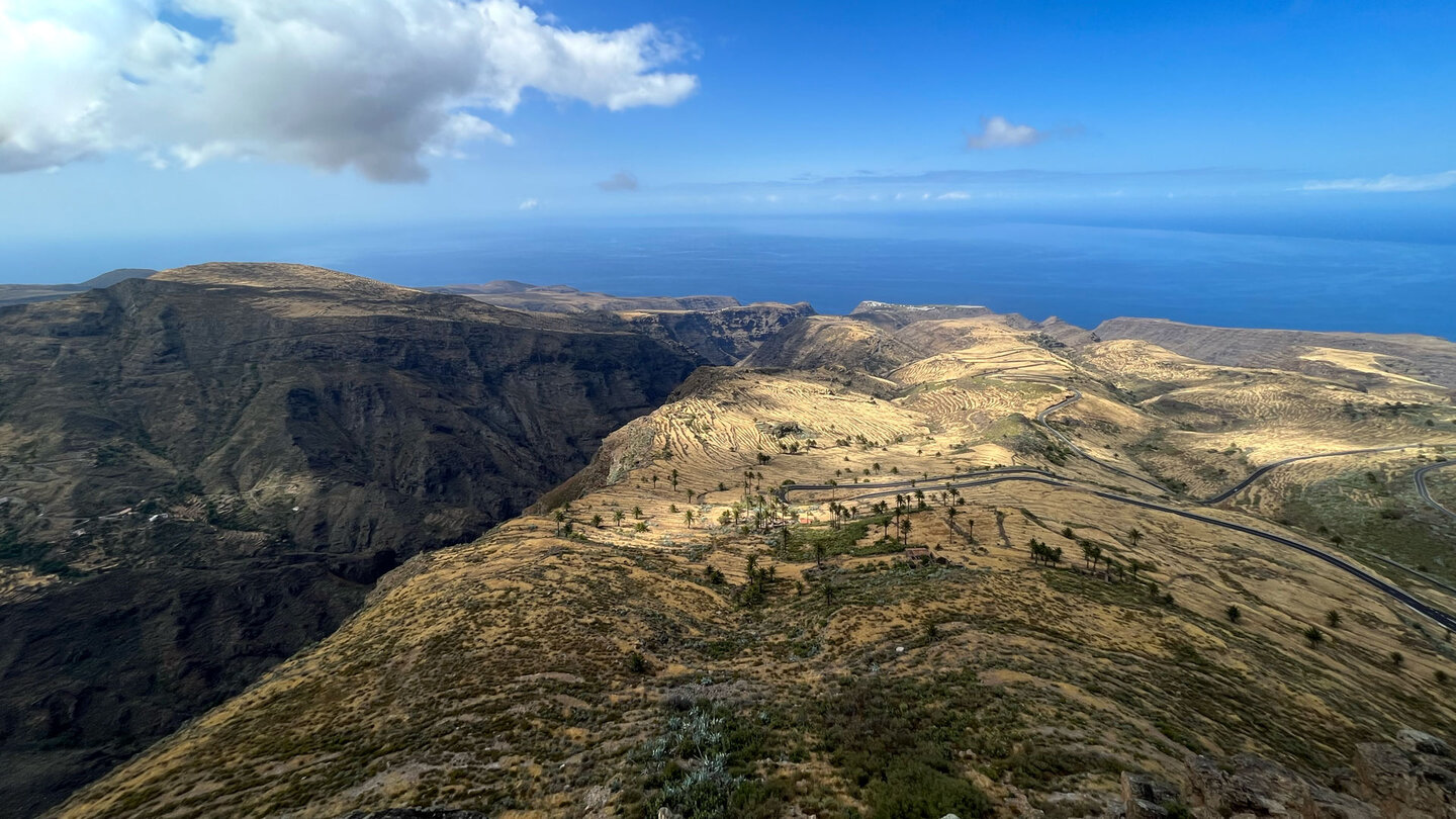 spektakulärer Blick bis zur Mündung der Schlucht Baranco de la Rajíta zum Meer