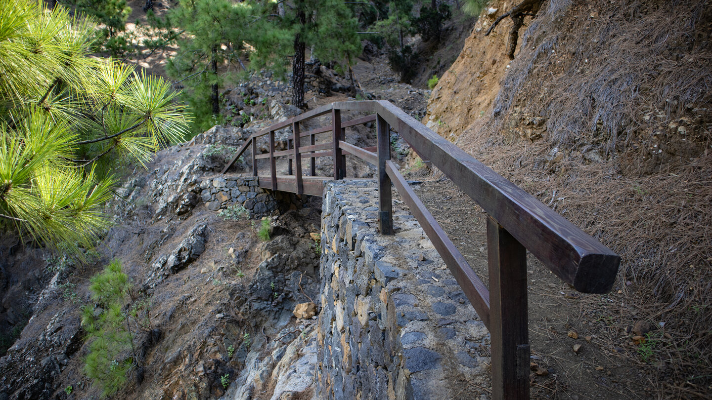 Brücke am Wanderweg Camino Gatos