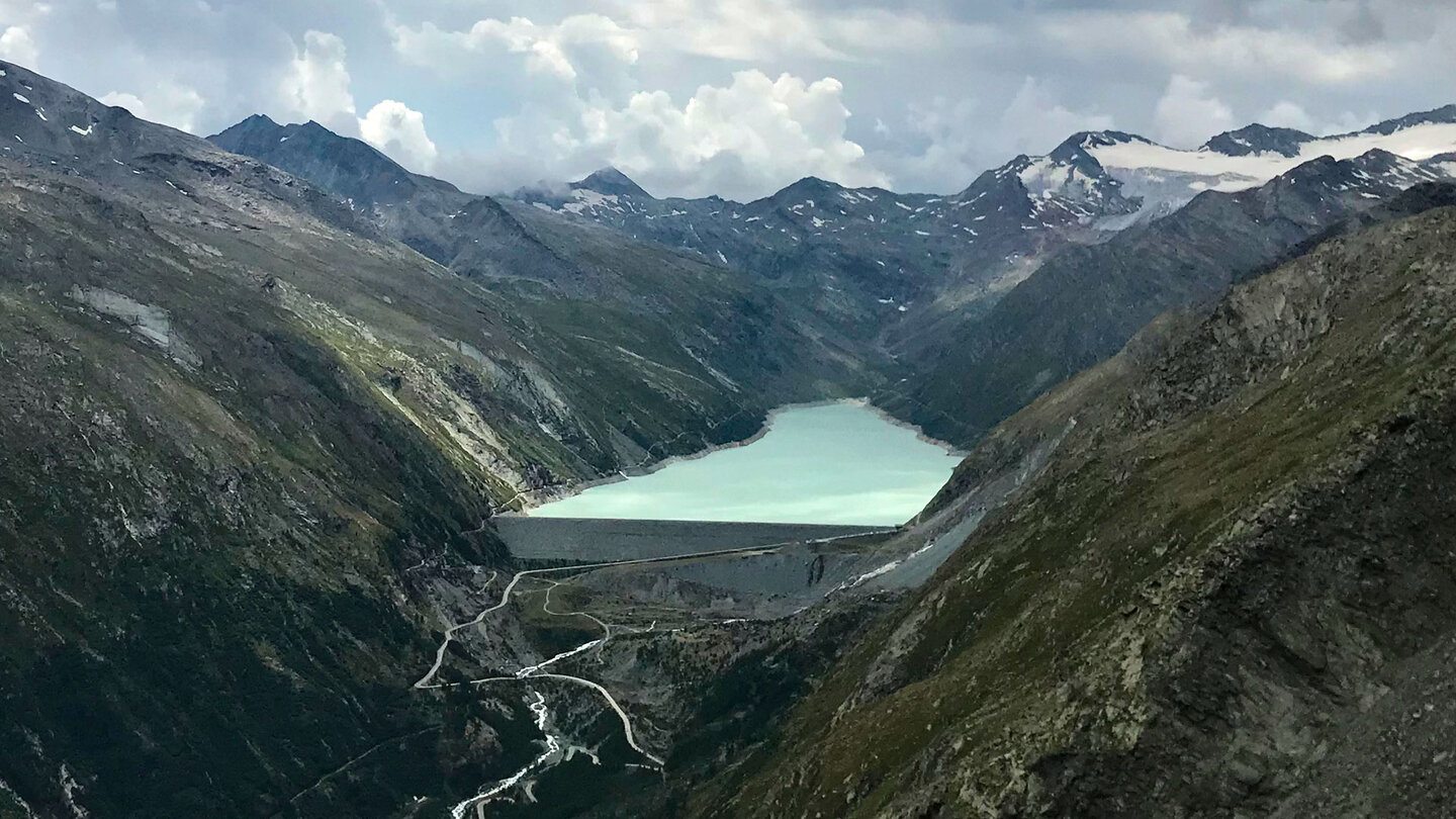 Blick auf den gewaltigen Stausee Mattmark