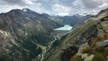 Blick über das Tal vor dem Stausee Mattmark