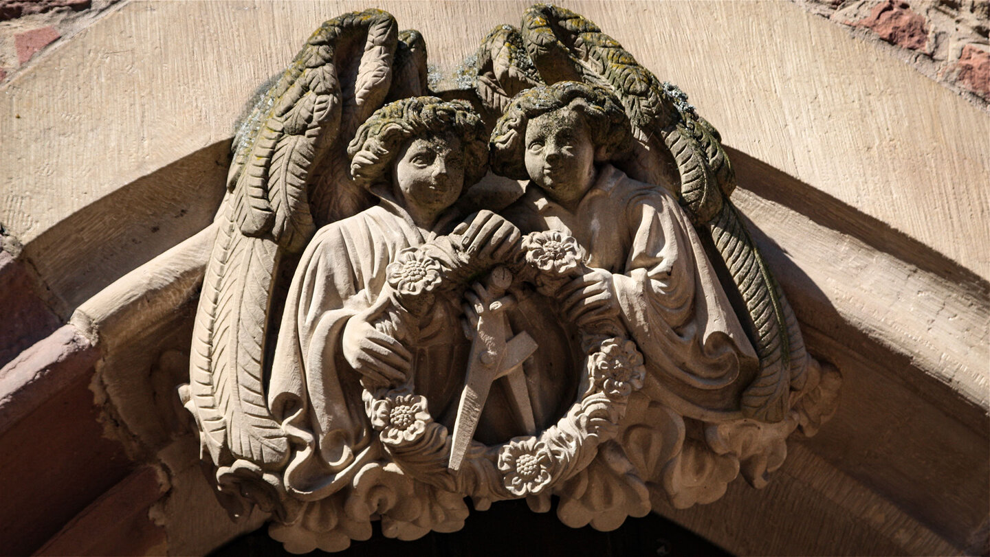 das Engelsrelief am Ruprechtsbau im Heidelberger Schloss Engelsrelief am Ruprechtsbau im Heidelberger Schloss
