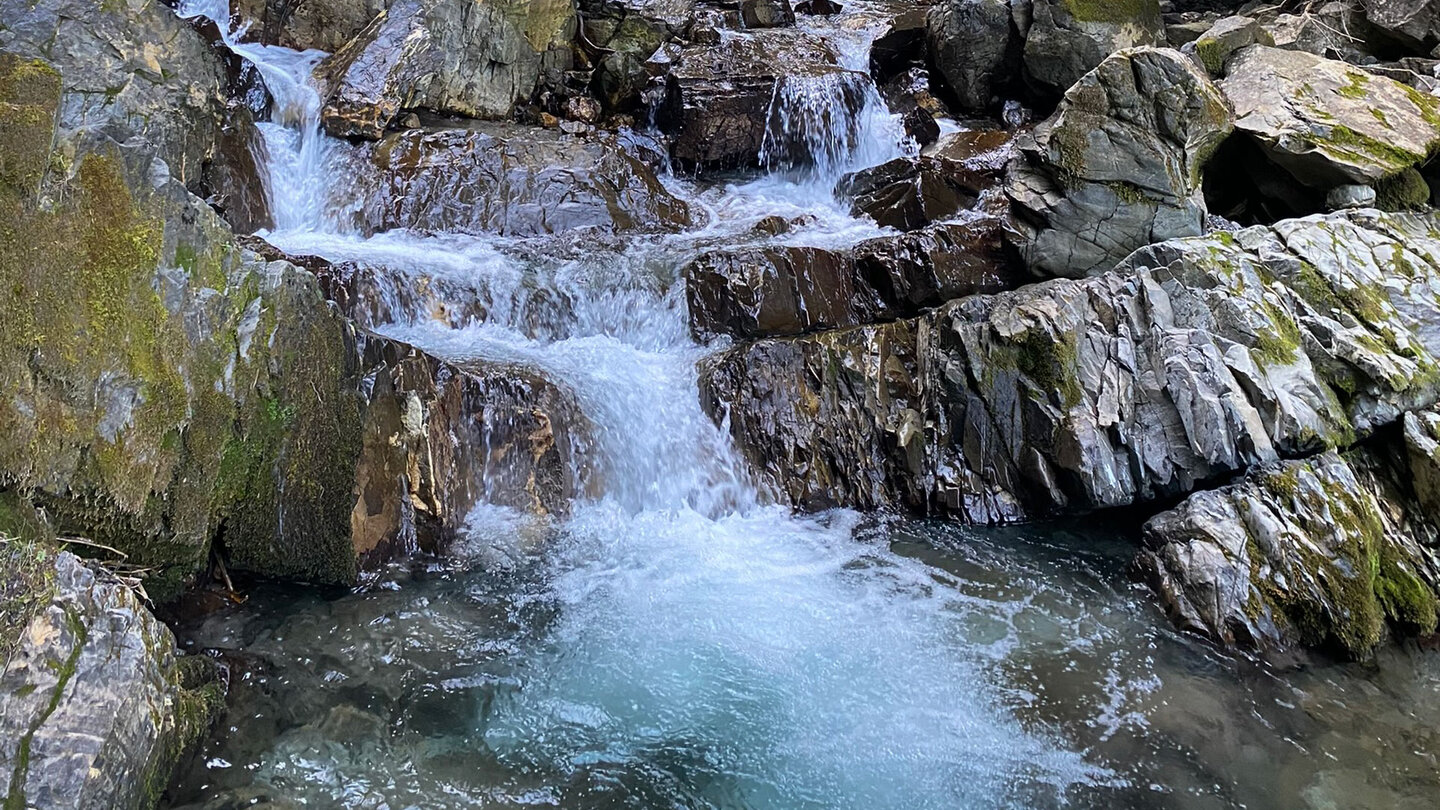 kristallklares Wasser am Gaisalpbach Wasser am Gaisalpbach