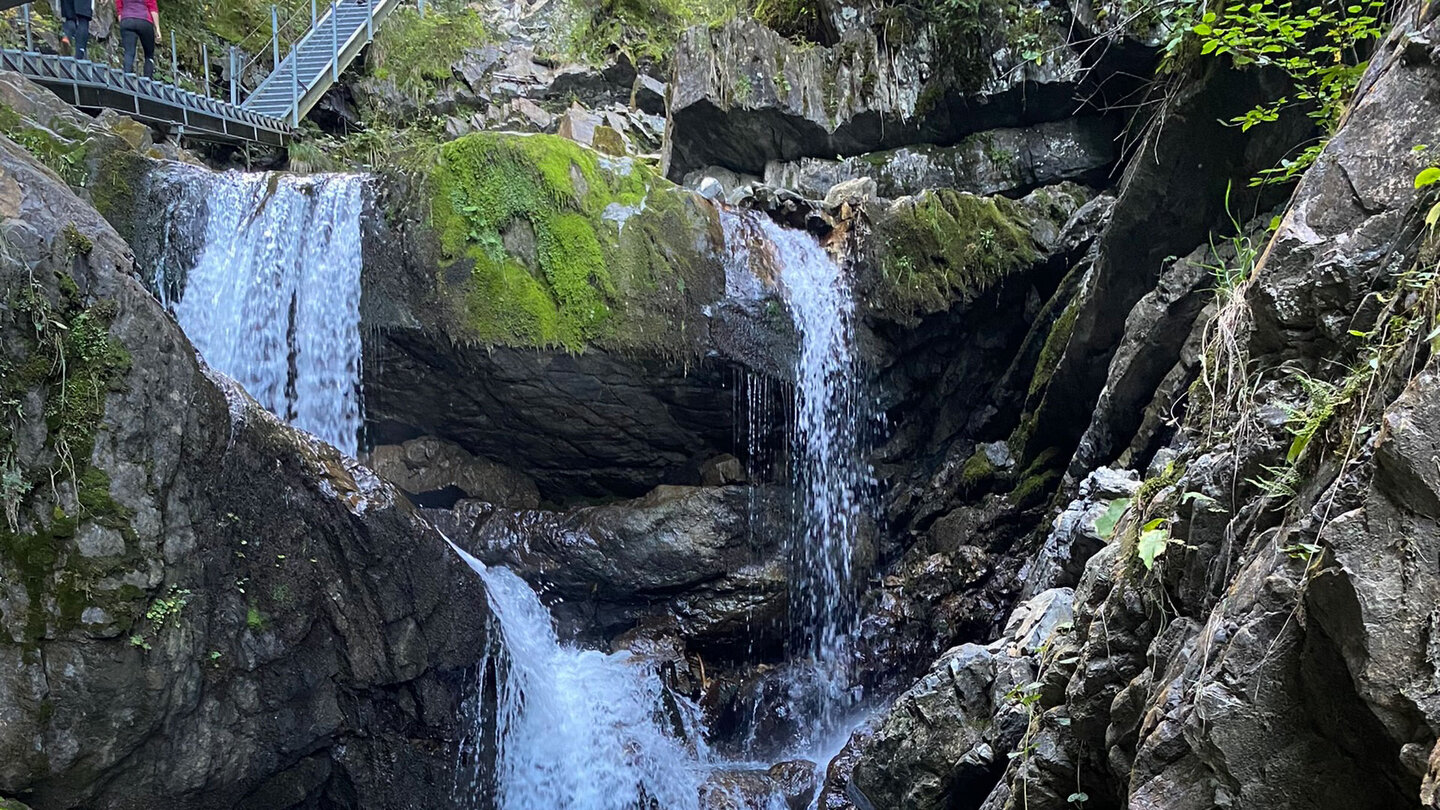 ein steiler Anstieg auf befestigten Wegen am Gaisalpbach steiler Anstieg auf befestigten Wegen am Gaisalpbach