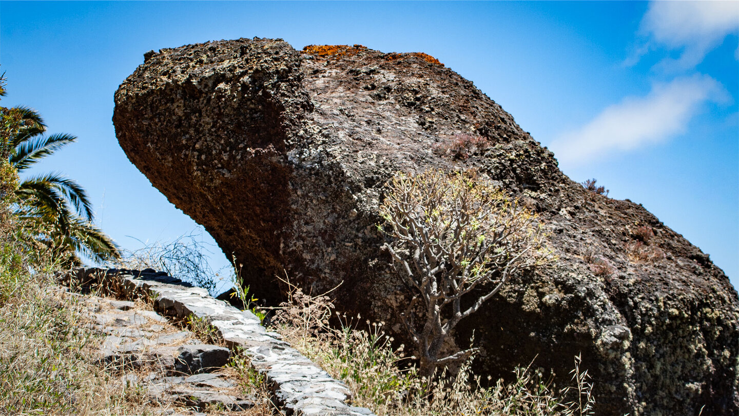 Felsformation am Wanderweg zum Drago de Agalán bei Alajeró