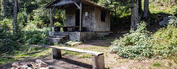 Rastplatz Seehütte beim Glaswaldsee lädt zu einer Rast ein