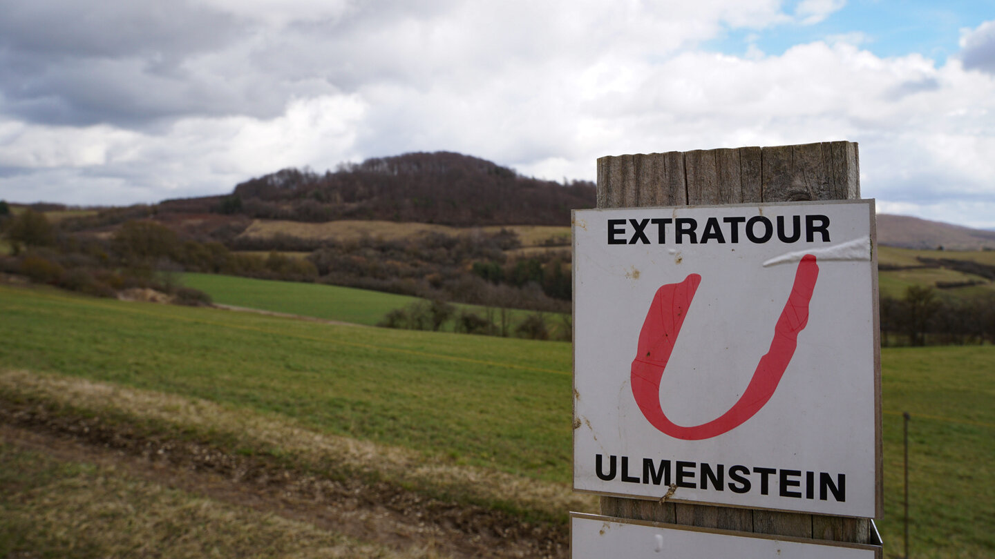 Wegeschild der Extratour Ulmenstein Wegeschild der Extratour Ulmenstein