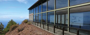 das Besucherzentrum mit hervorragendem Ausblick auf die umliegende Landschaft im El Julan