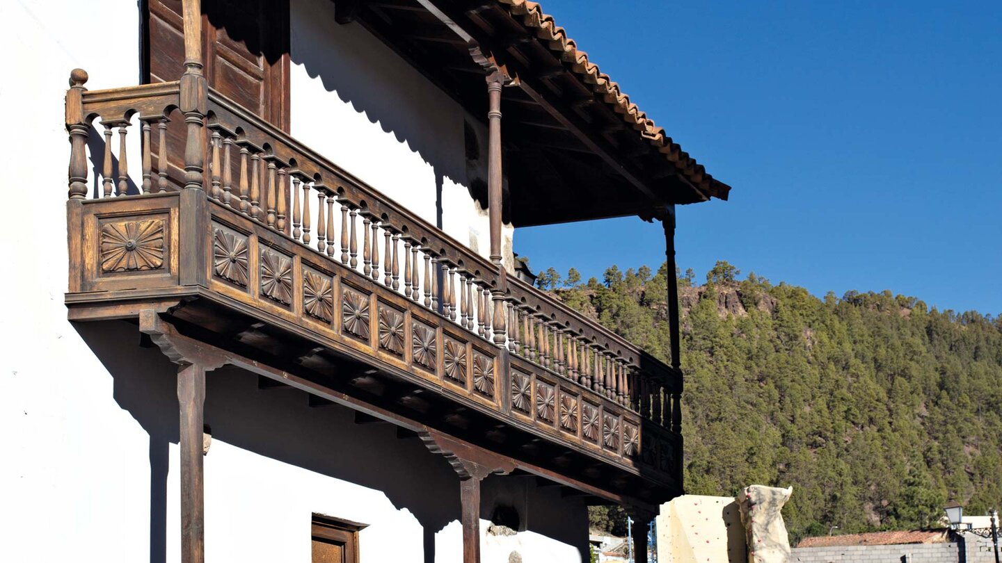 traditioneller Holzbalkon in Vilaflor