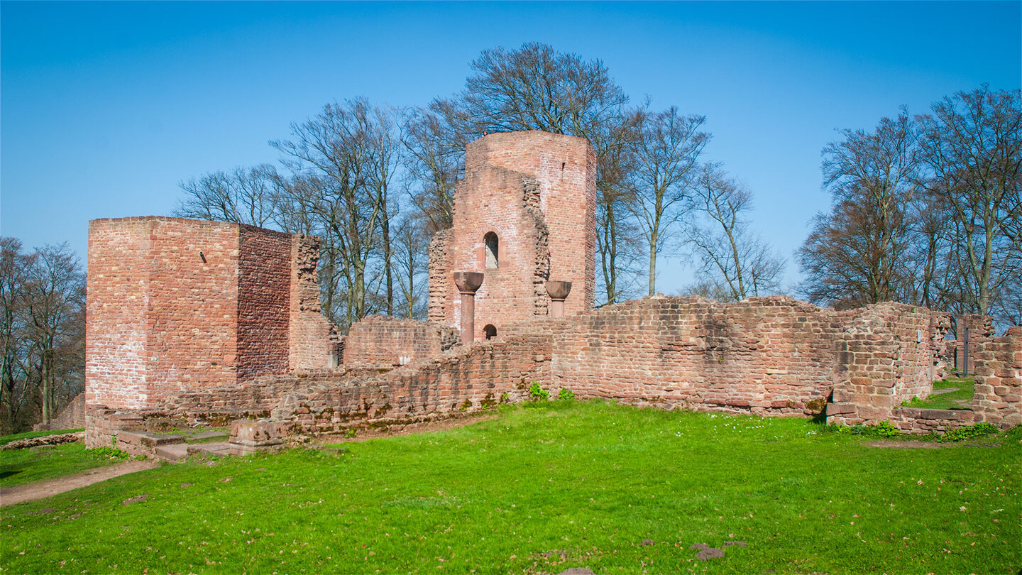 die Michaelsbasilika auf dem Heiligenberg bei Heidelberg die Michaelsbasilika auf dem Heiligenberg bei Heidelberg
