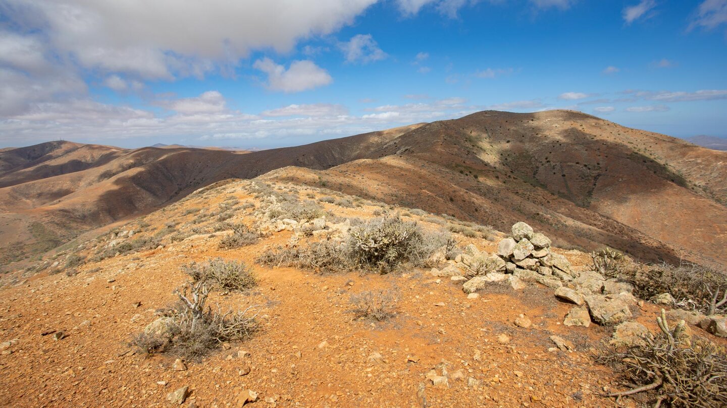 Blick entlang des Höhenrückens zum Gran Montaña