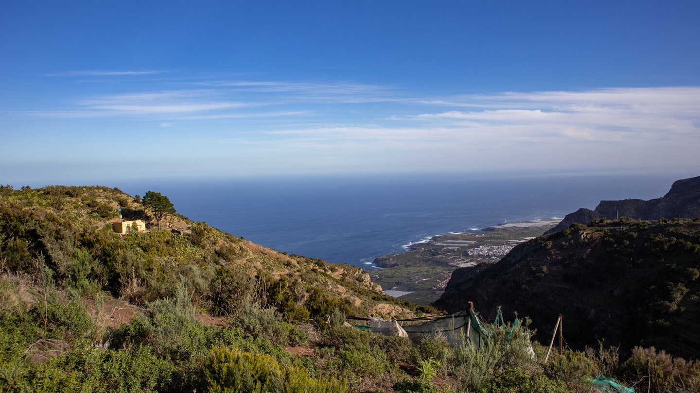 Blick vom Wanderweg auf Buenavista del Norte