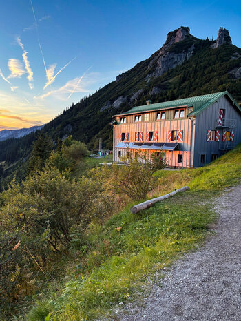 Abendstimmung am Stripsenjochhaus