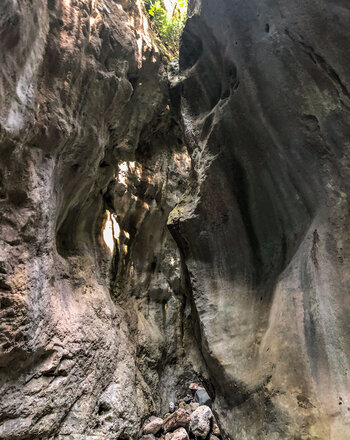ausgewaschene Felsen in der Sarakina-Schlucht