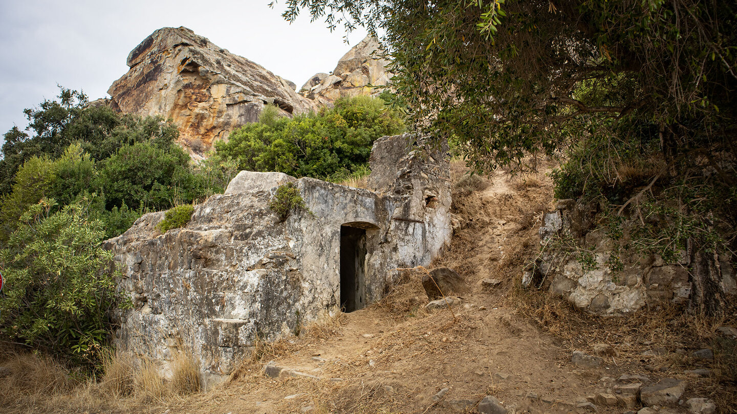 Spuren der spanischen Eisenverarbeitung bei Jimena de la Frontera
