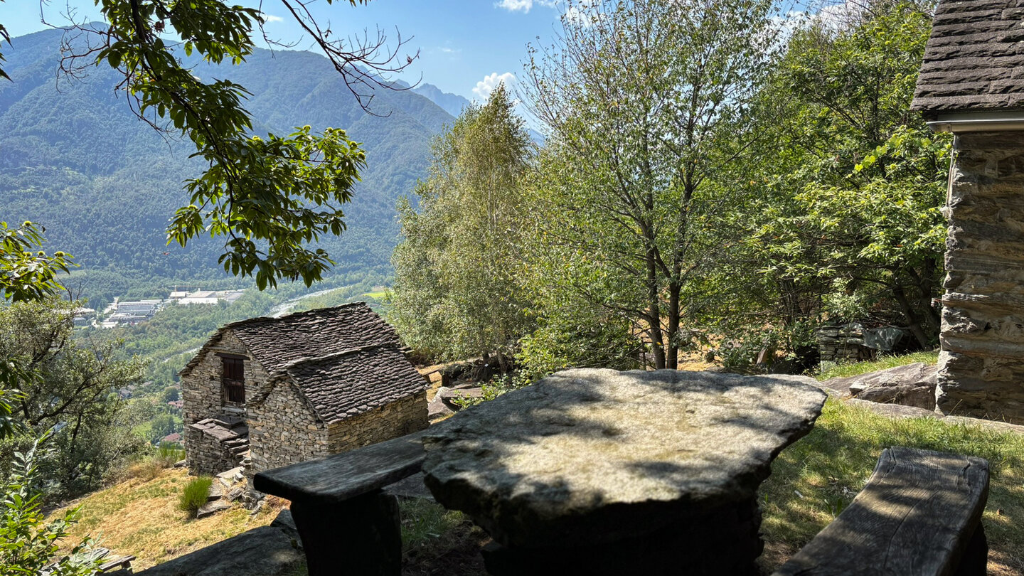 schattiger Rastplatz zwischen malerischen Rusticos Rastplatz zwischen malerischen Rusticos