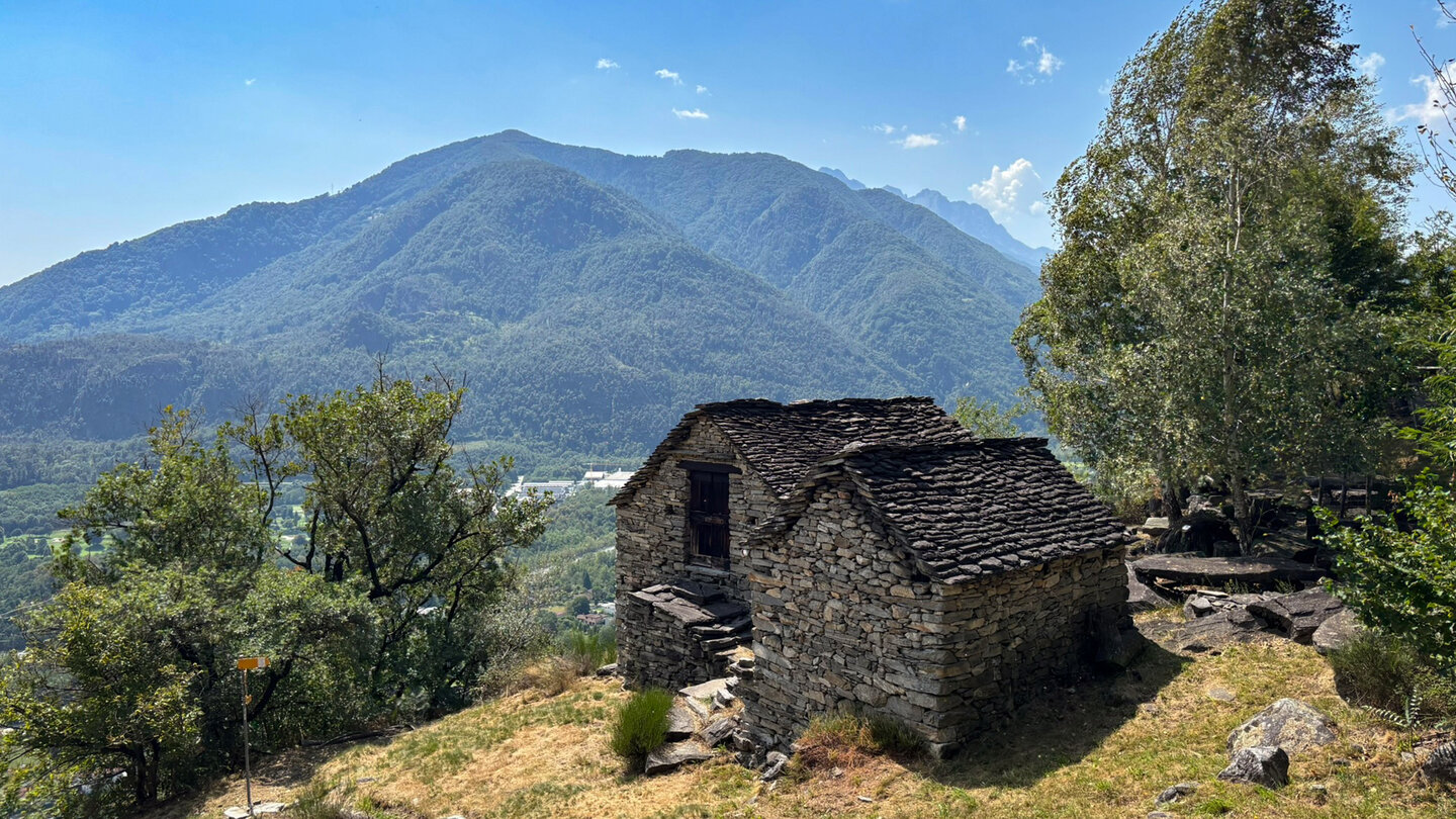 Rustici mit Panoramablick am Weiler Forcola Rustici am Weiler Forcola