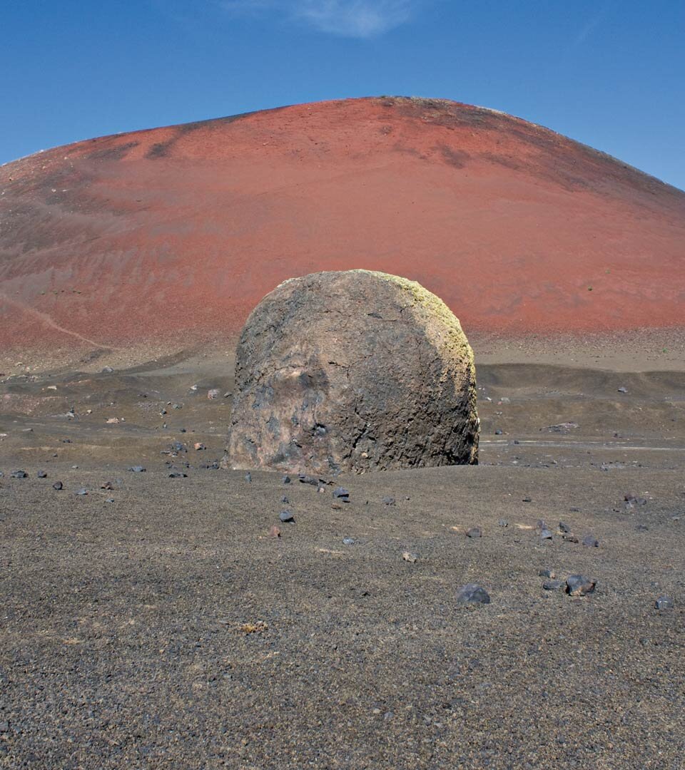 Vulkanbombe am Fuße des Montaña Colorada