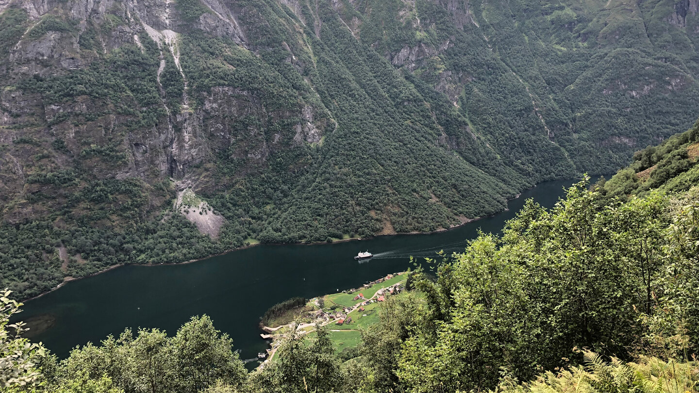 Blick auf Bakka am Nærøyfjord Blick auf Bakka am Nærøyfjord