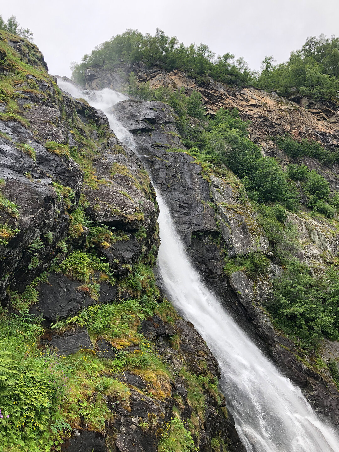 tosender Wasserfall der Tufteelvi Wasserfall der Tufteelvi