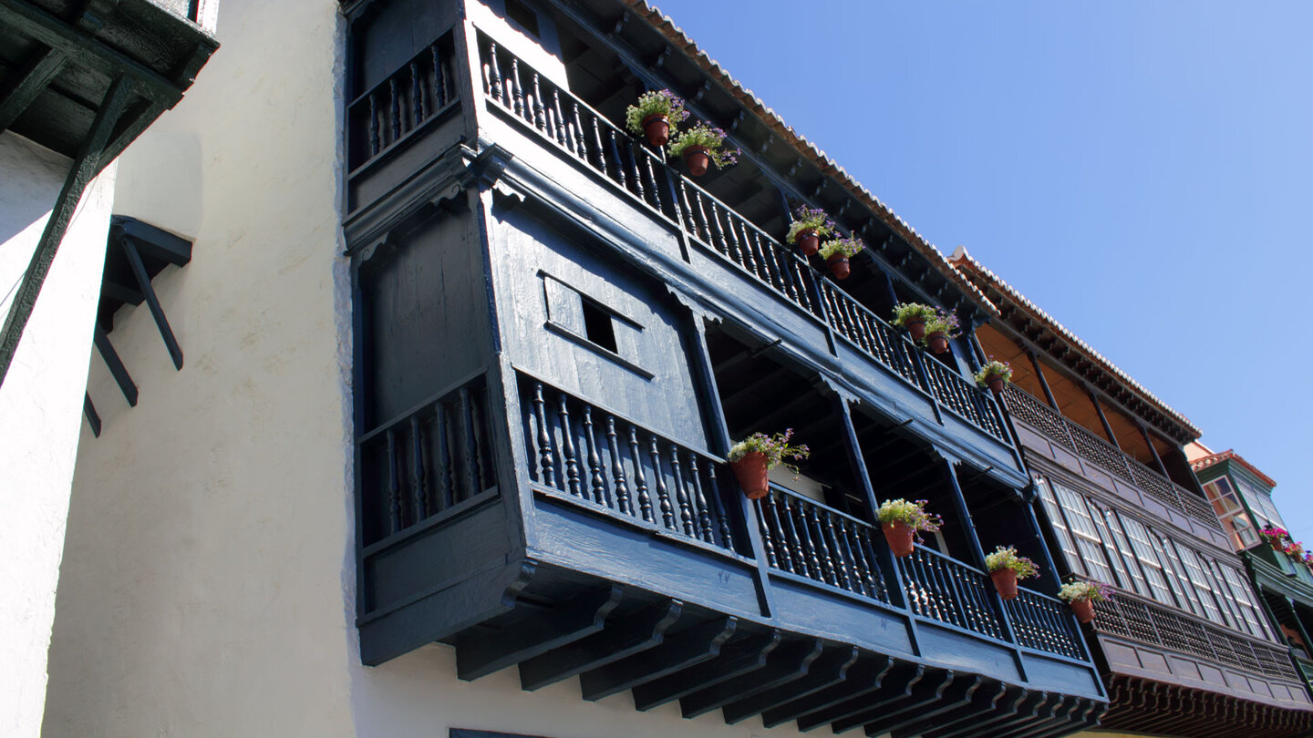 die Vielfalt der Balcones Tipícos an der Avenida Marítima in Santa Cruz de La Palma