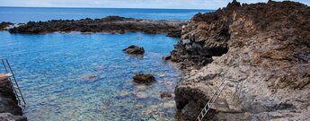 die Badebucht Cala de Tacorón auf El Hierro mit ihrem kristallklaren Wasser