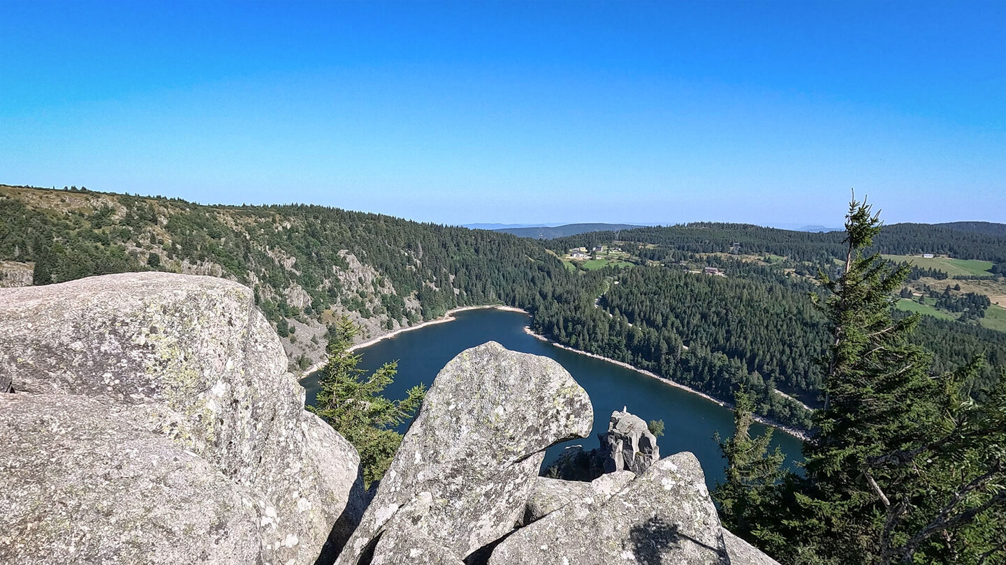Aussichtspunkt am Felsenpfad mit Blick auf Rocher Hans vor dem Lac Blanc Aussichtspunkt mit Blick auf Rocher Hans vor dem Lac Blanc