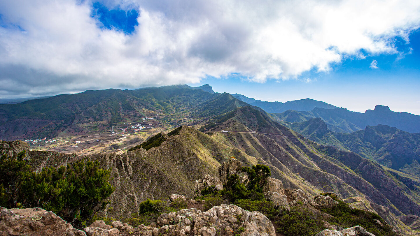 Blick über die Cumbres de Baracán auf die Cumbre de Bolico