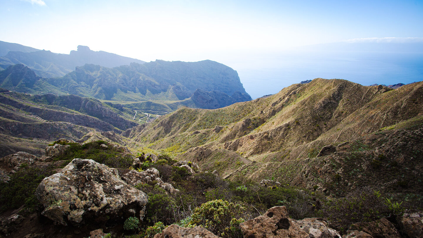 Ausblick übers Teno-Gebirge Richtung Masca und Carrizales Ausblick übers Teno-Gebirge Richtung Masca und Carrizales