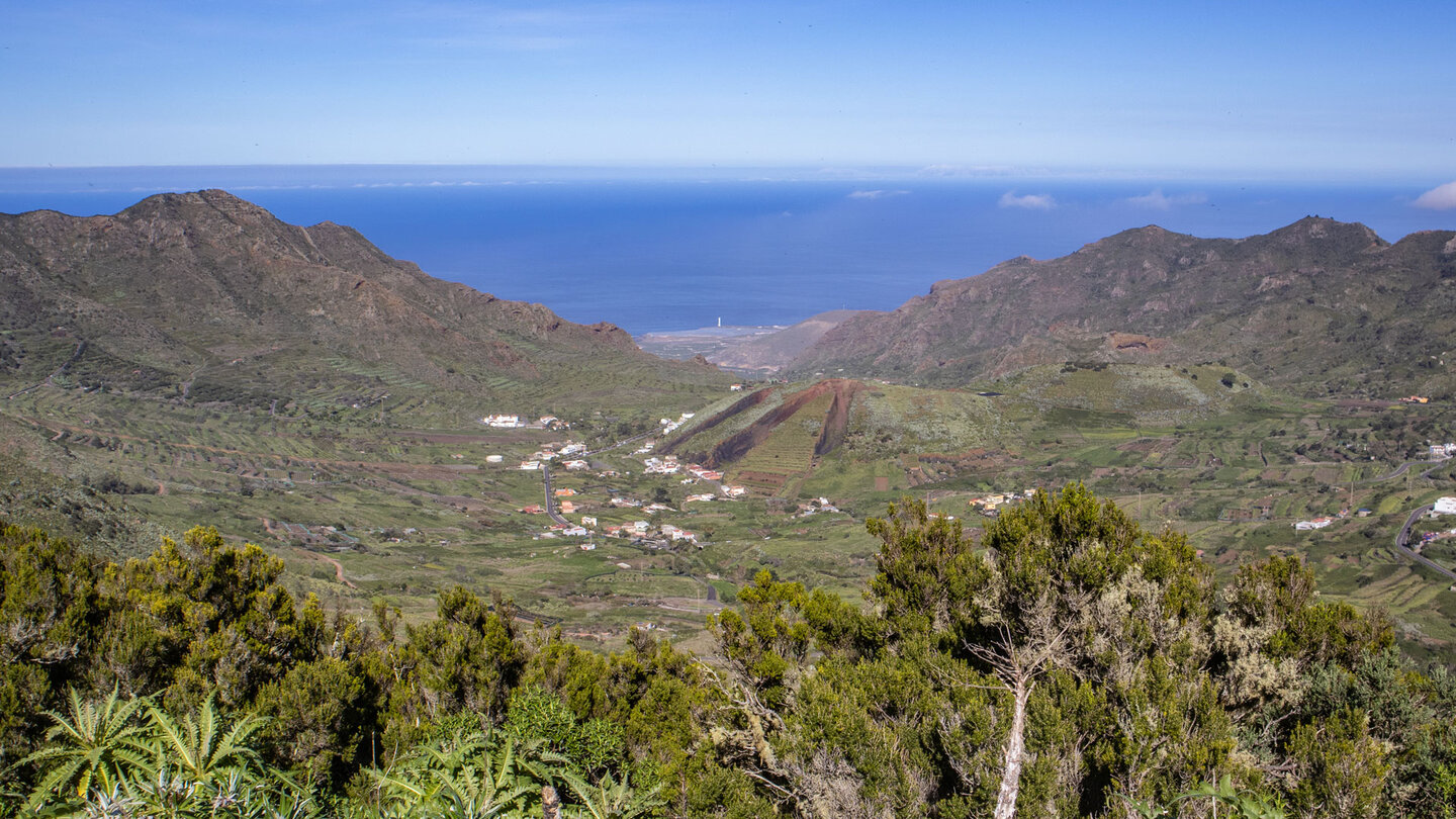 Blick übers Valle de El Palmar bis zur Küste bei Buenavista del Norte
