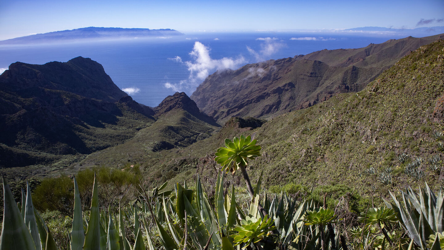 Abwanderung nach Los Carrizales mit den Nachbarinseln La Gomera und La Palma am Horizont